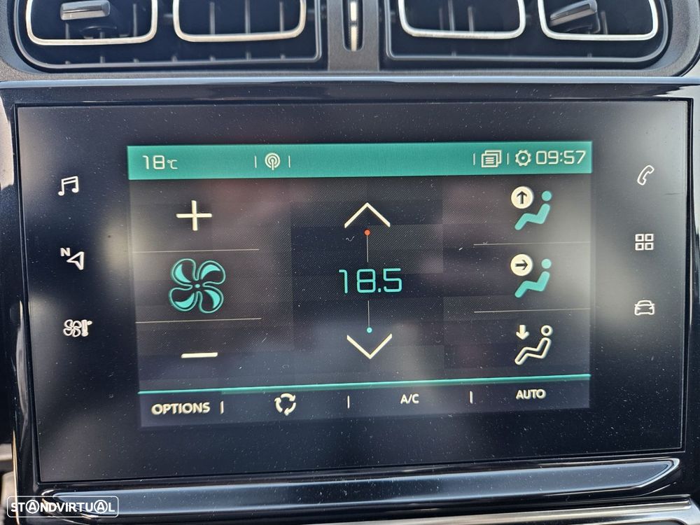 Citroën C3 1.2 PureTech Shine - 32