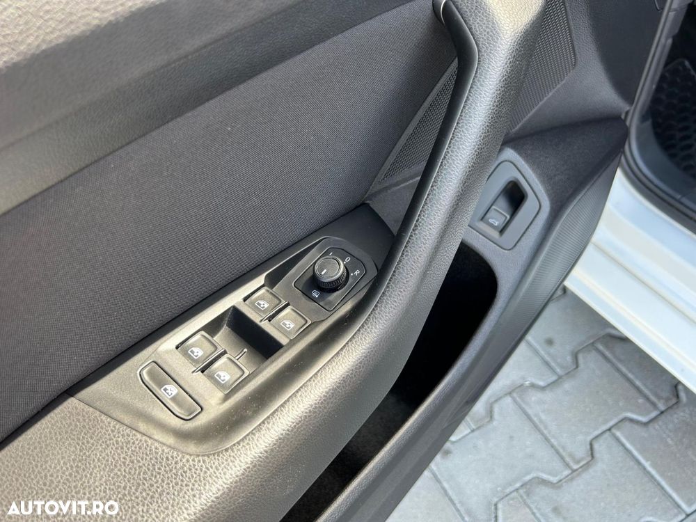 Volkswagen Passat 2.0 TDI DSG Comfortline - 31