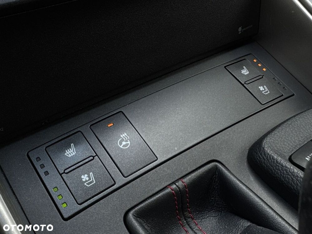 Lexus IS - 30