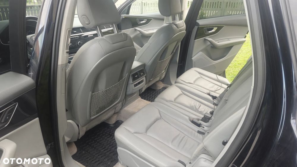 Audi Q7 - 10