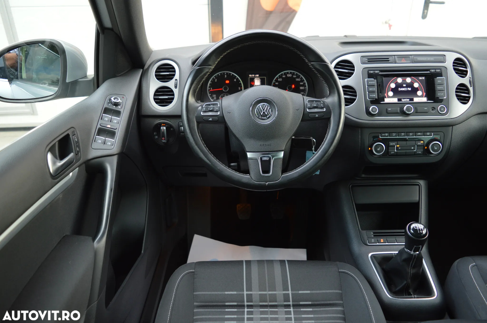 Volkswagen Tiguan - 29
