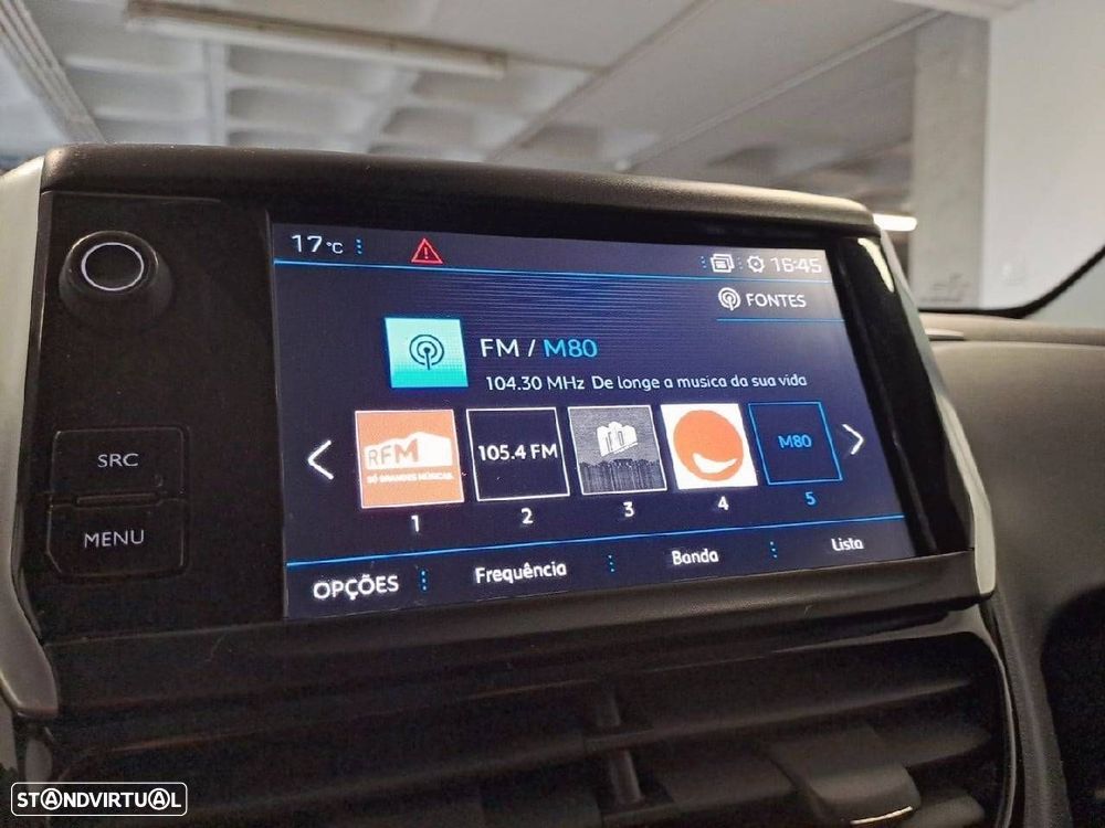 Peugeot 208 1.2 PureTech Signature - 19