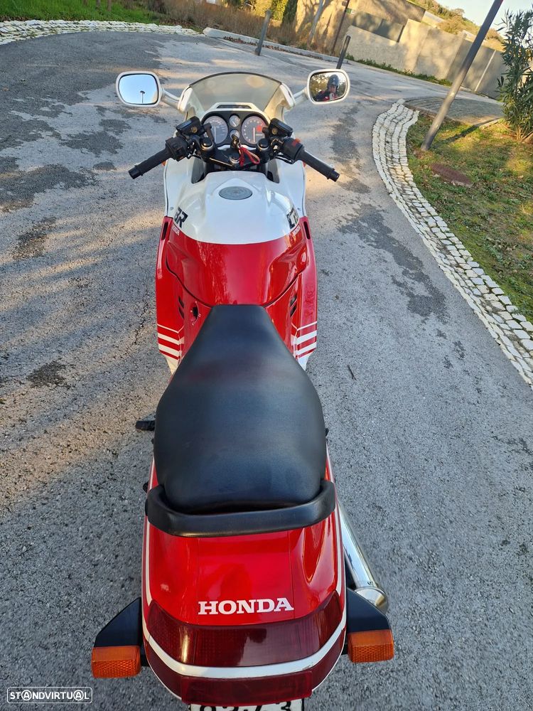Honda CBR 1000F  SC21 - 11