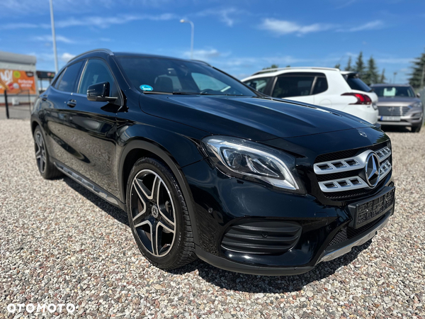 Mercedes-Benz GLA 180 7G-DCT AMG Line