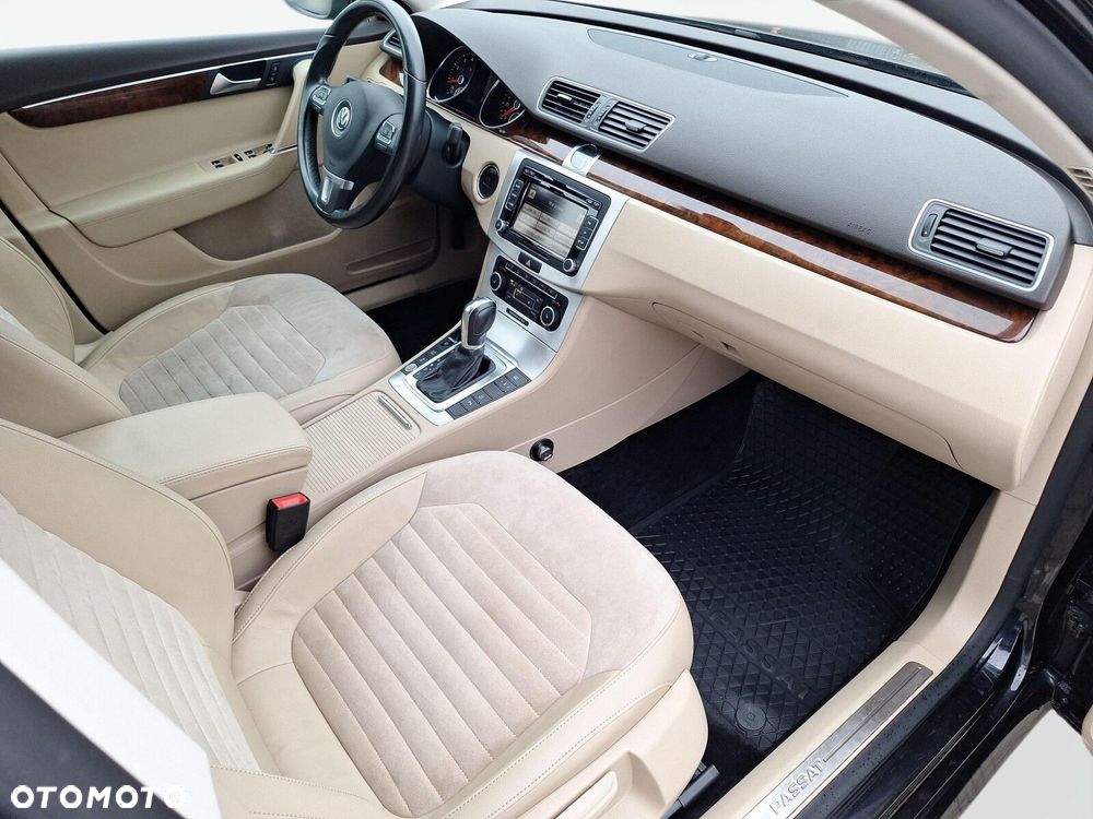 Volkswagen Passat 2.0 TSI Highline DSG - 16