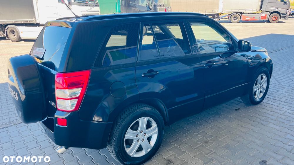 Suzuki Grand Vitara 1.9 DDiS Premium EU5 - 33