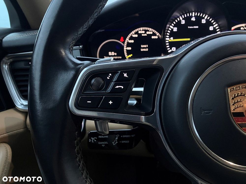 Porsche Panamera - 32