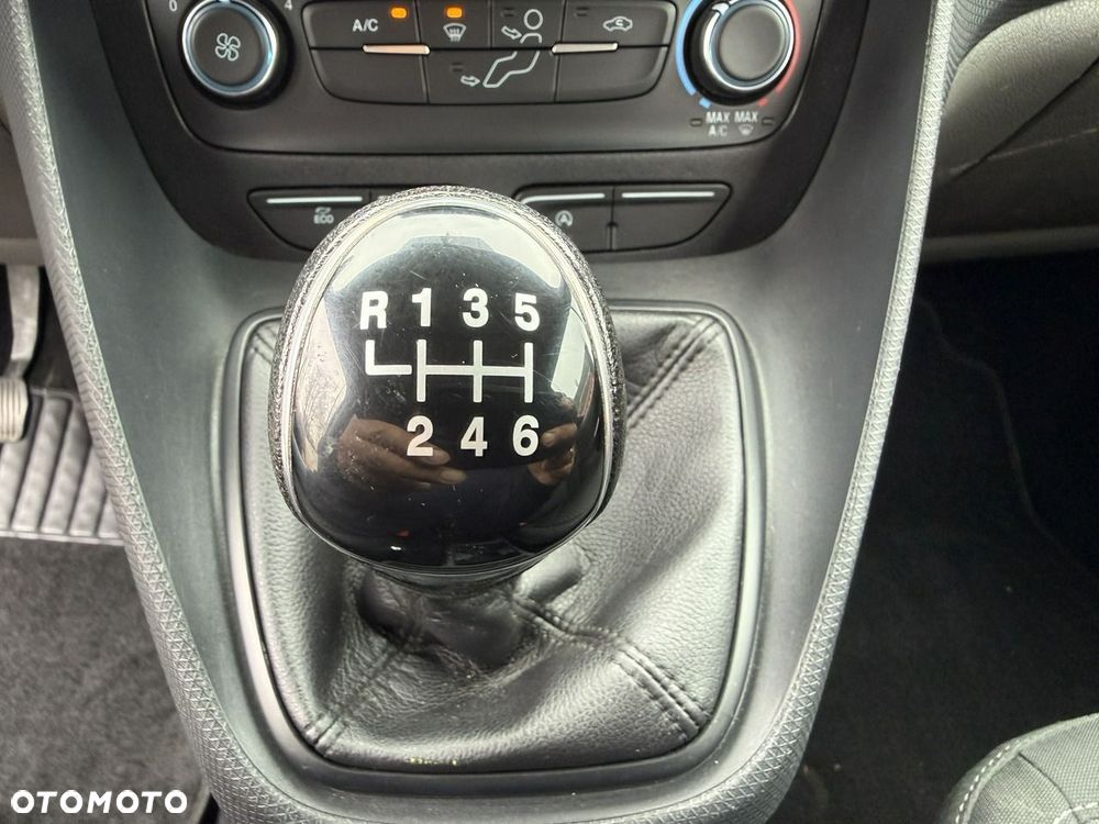 Ford Transit Connect - 24