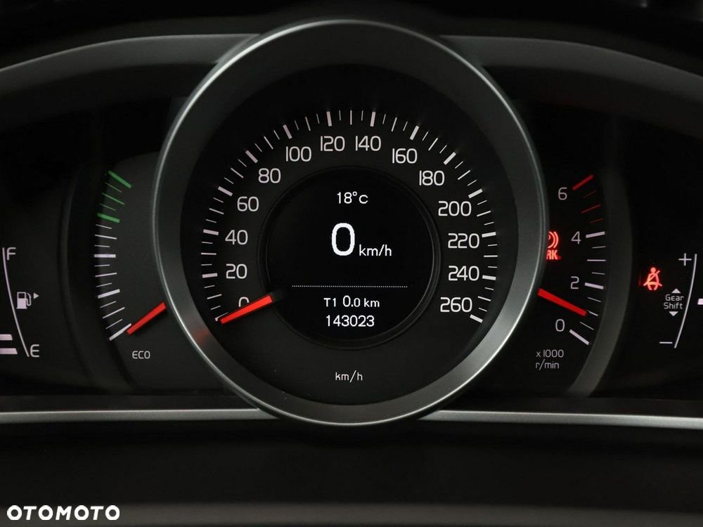 Volvo V40 D2 Kinetic - 23