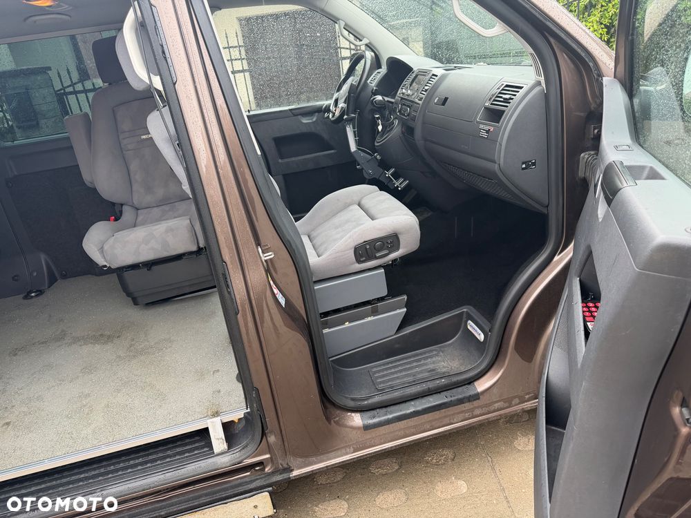 Volkswagen Caravelle - 9