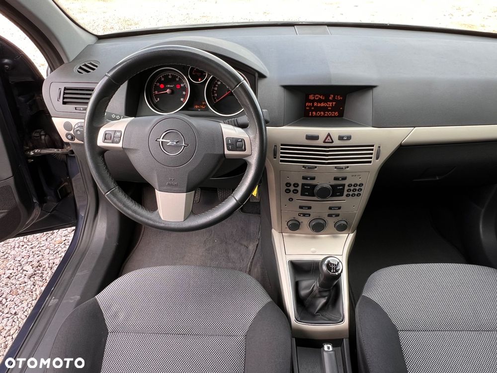 Opel Astra 1.6 Design Edition - 20