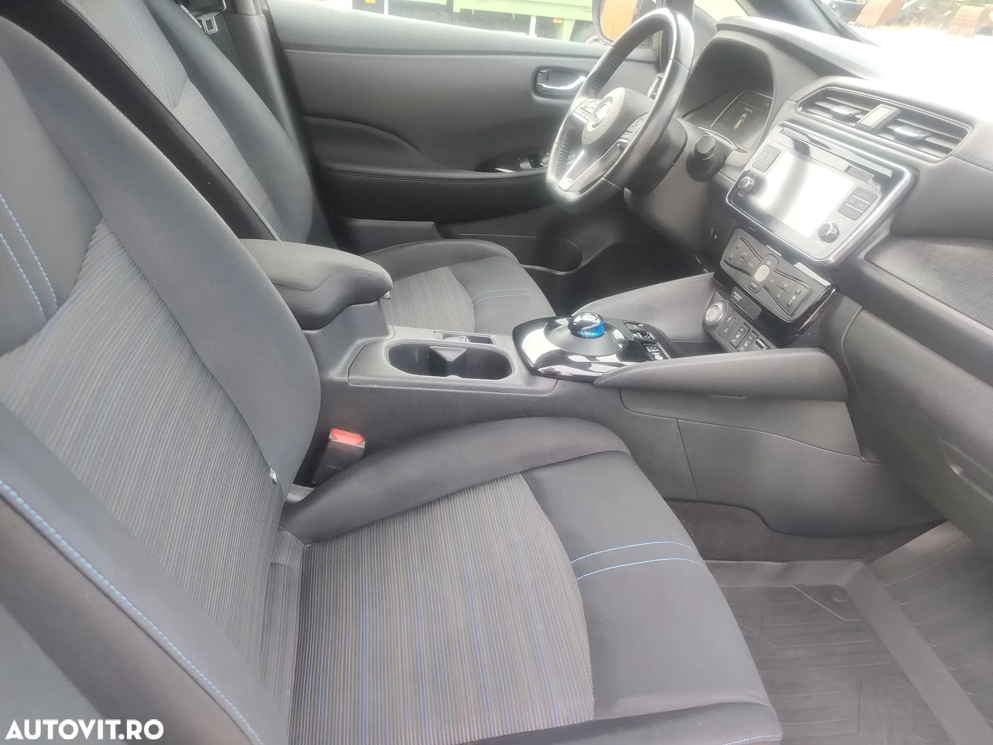 Nissan LEAF N-Connecta - 8