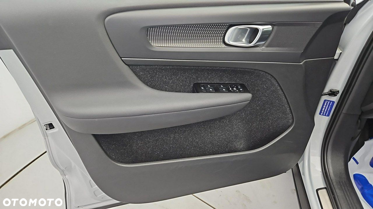 Volvo XC 40 T5 Plug-In Hybrid R-Design - 10