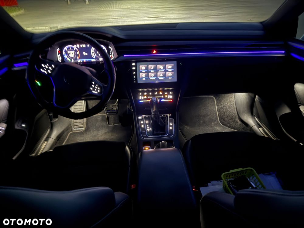 Volkswagen Arteon 2.0 TDI SCR DSG R-Line - 38