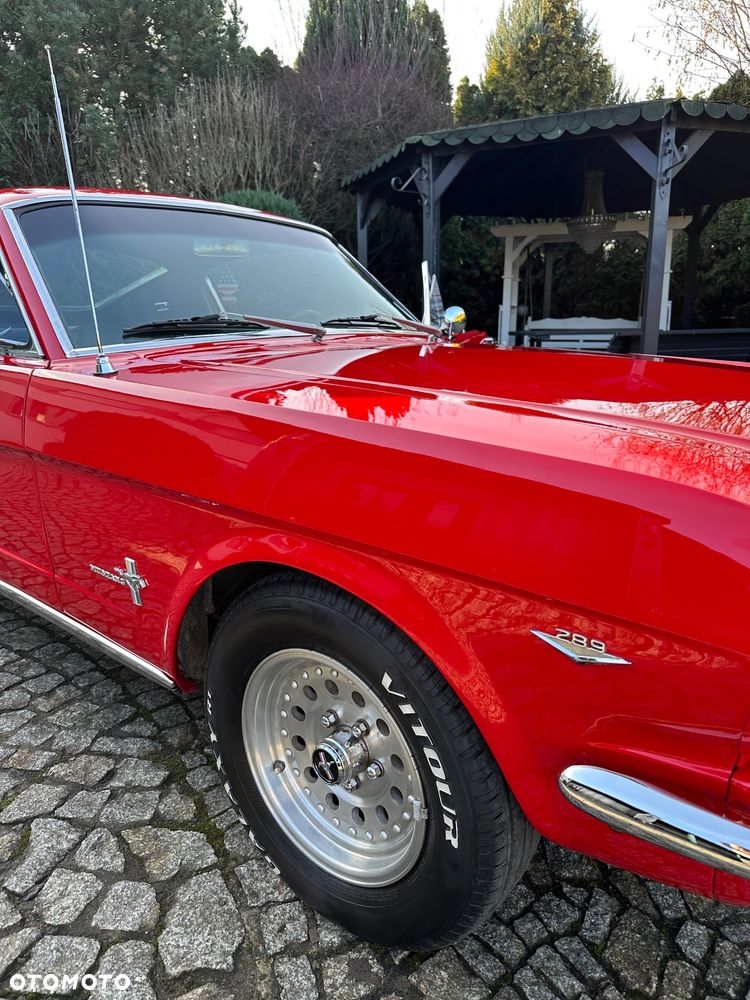 Ford Mustang - 22
