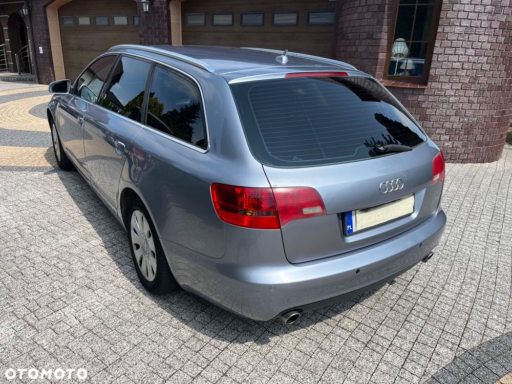 Audi A6 Avant 2.4 - 12