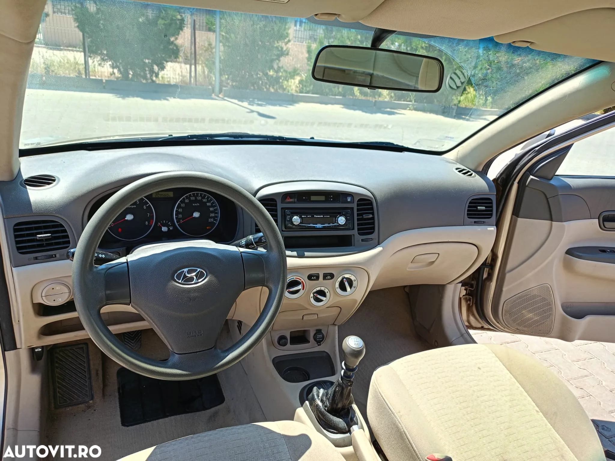 Hyundai Accent - 6