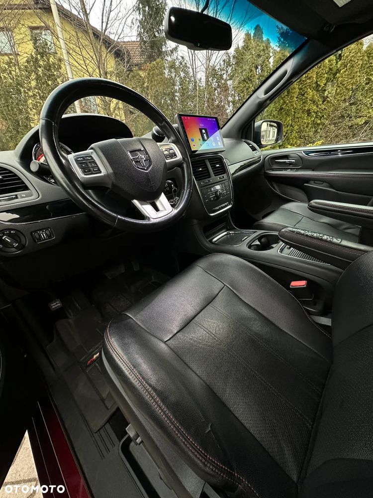 Dodge Grand Caravan 3.6 R/T - 16