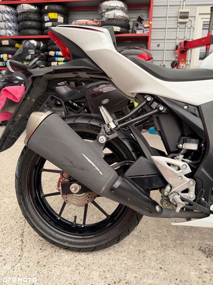Suzuki GSX-R - 14