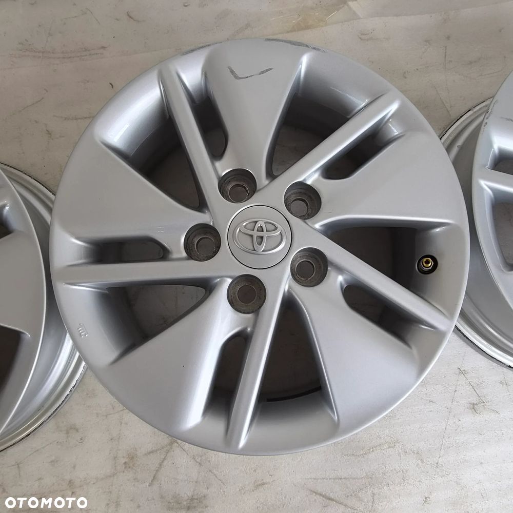 FELGI TOYOTA AURIS II 6X15 ET39 5X114,3 60,1 - 4