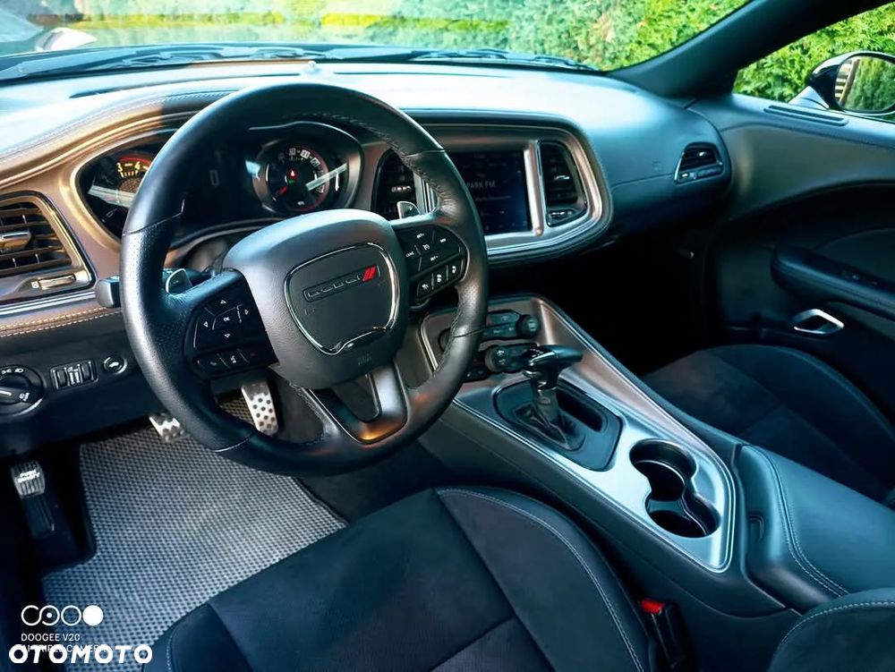 Dodge Challenger 5.7 R/T - 8