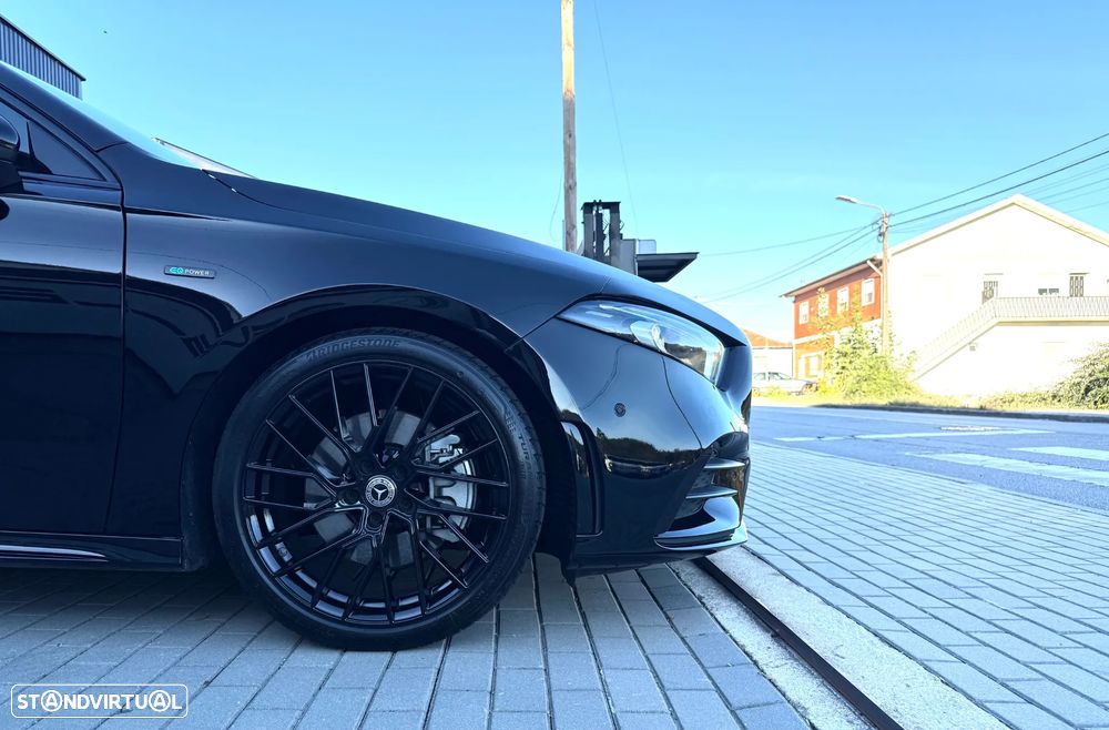 Mercedes-Benz A 250 e AMG Line - 11
