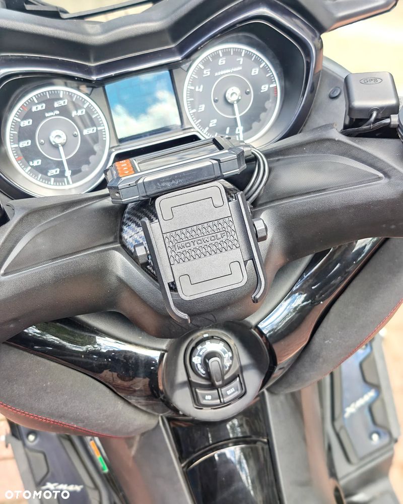 Yamaha X-max - 12