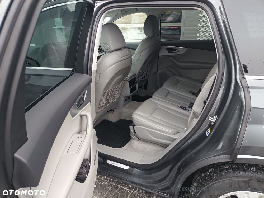 Audi Q7 - 9
