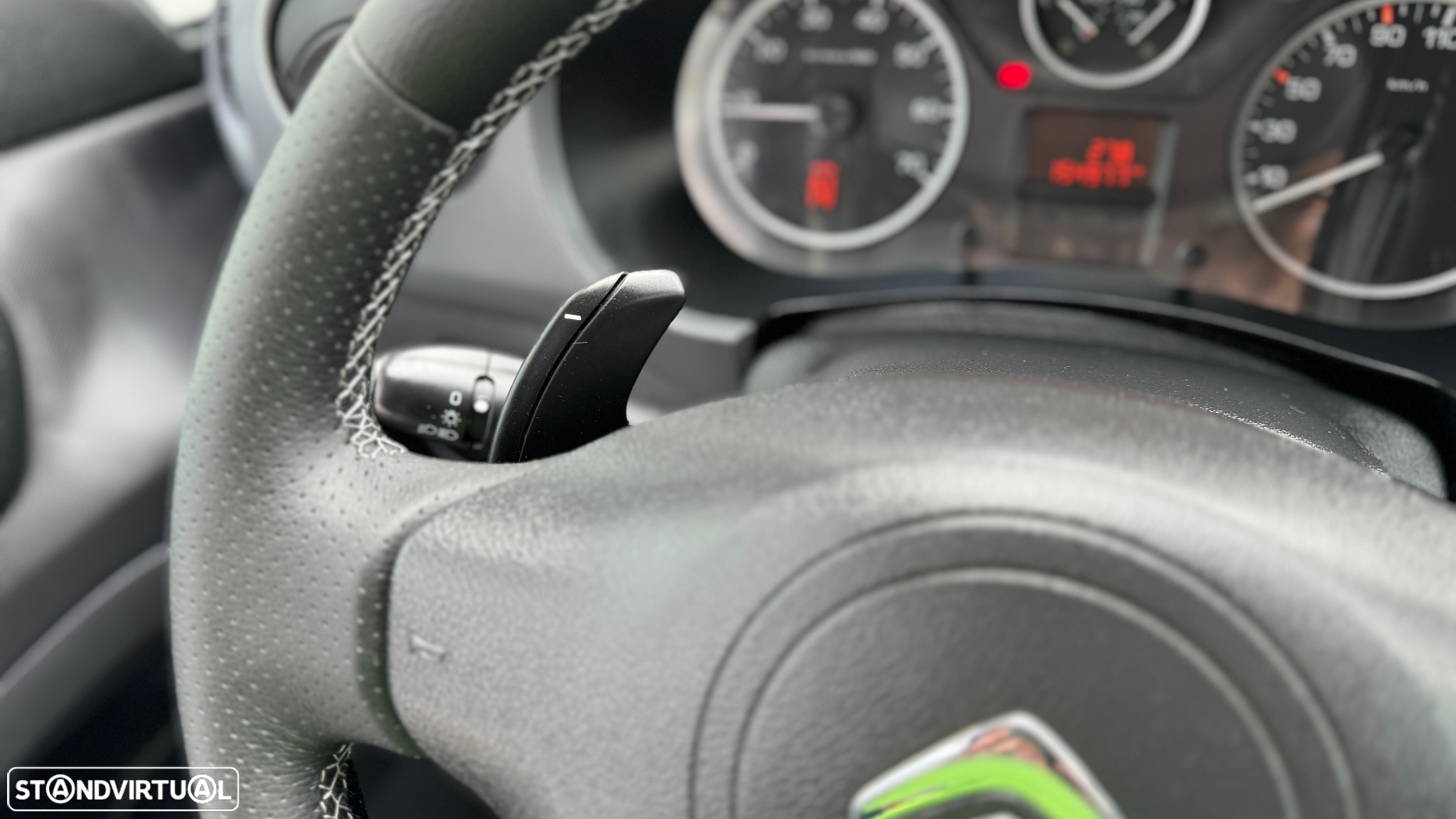 Citroën Berlingo 1.6 HDI L1H1 CX Automática - 37