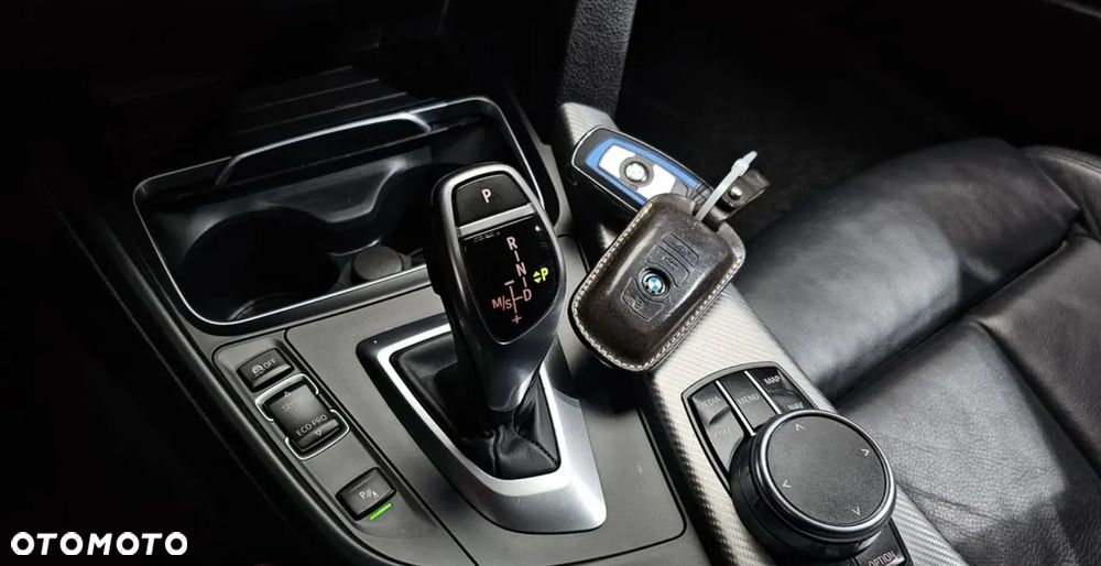 BMW Seria 3 330i xDrive Edition M Sport Shadow - 9