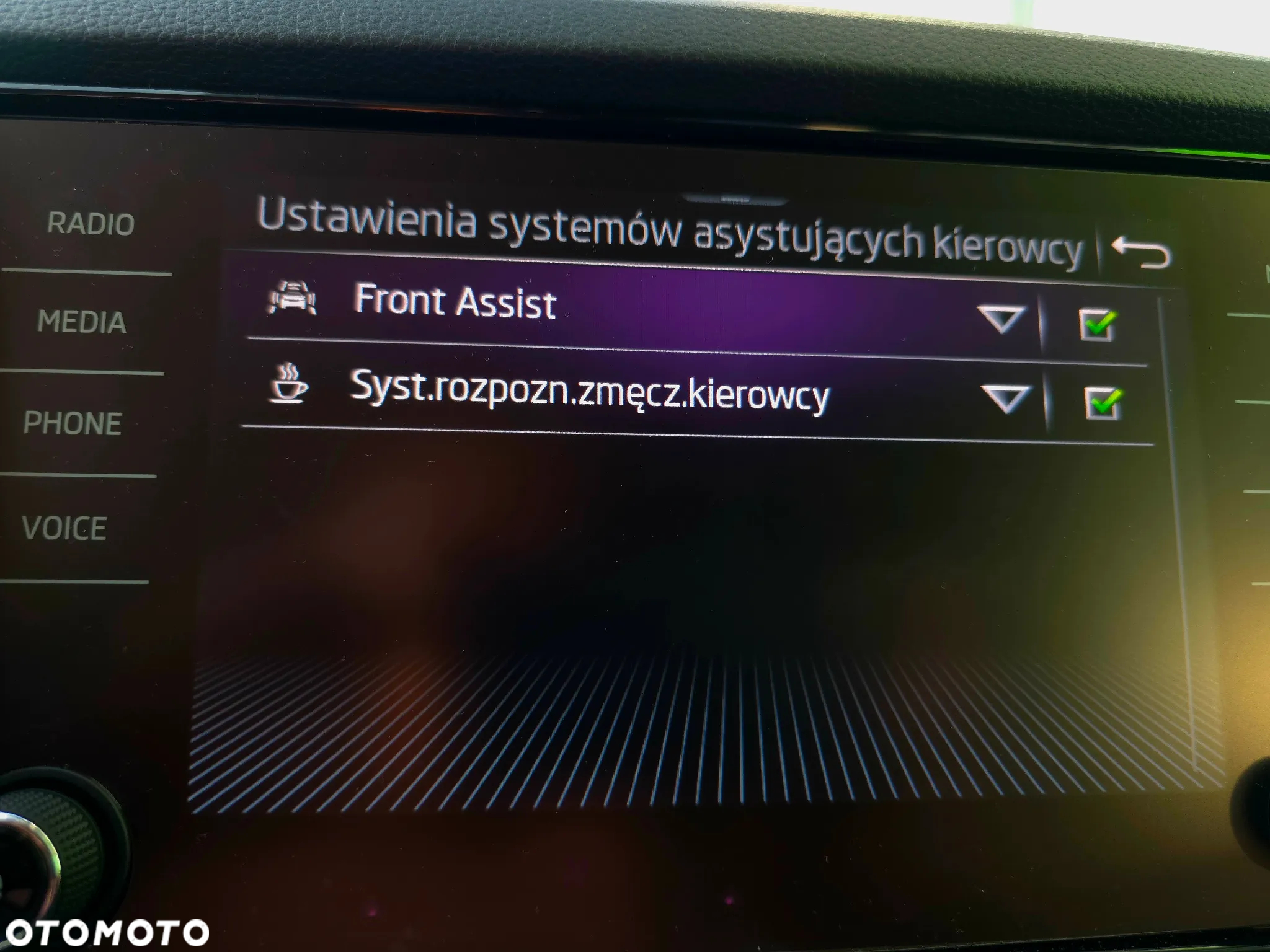 Skoda Karoq 1.5 TSI ACT Style DSG - 29
