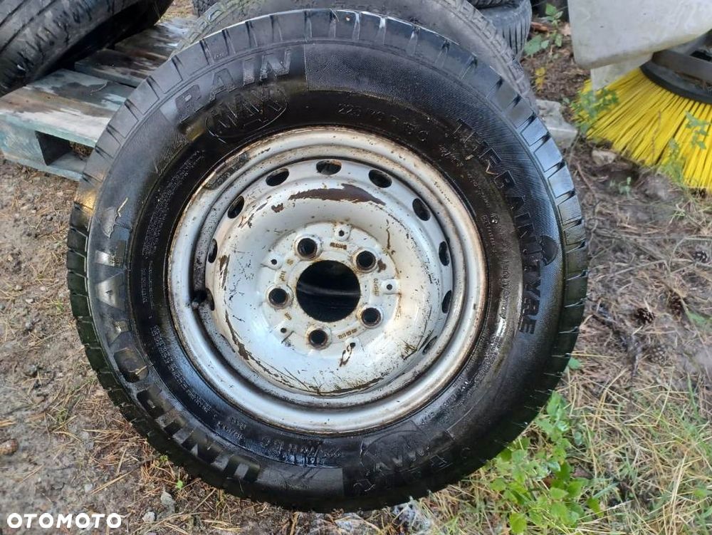 Felga Opona Koło 225 / 70 R 15 C Iveco Daily Mercedes Transit Renault Volkswagen - 1