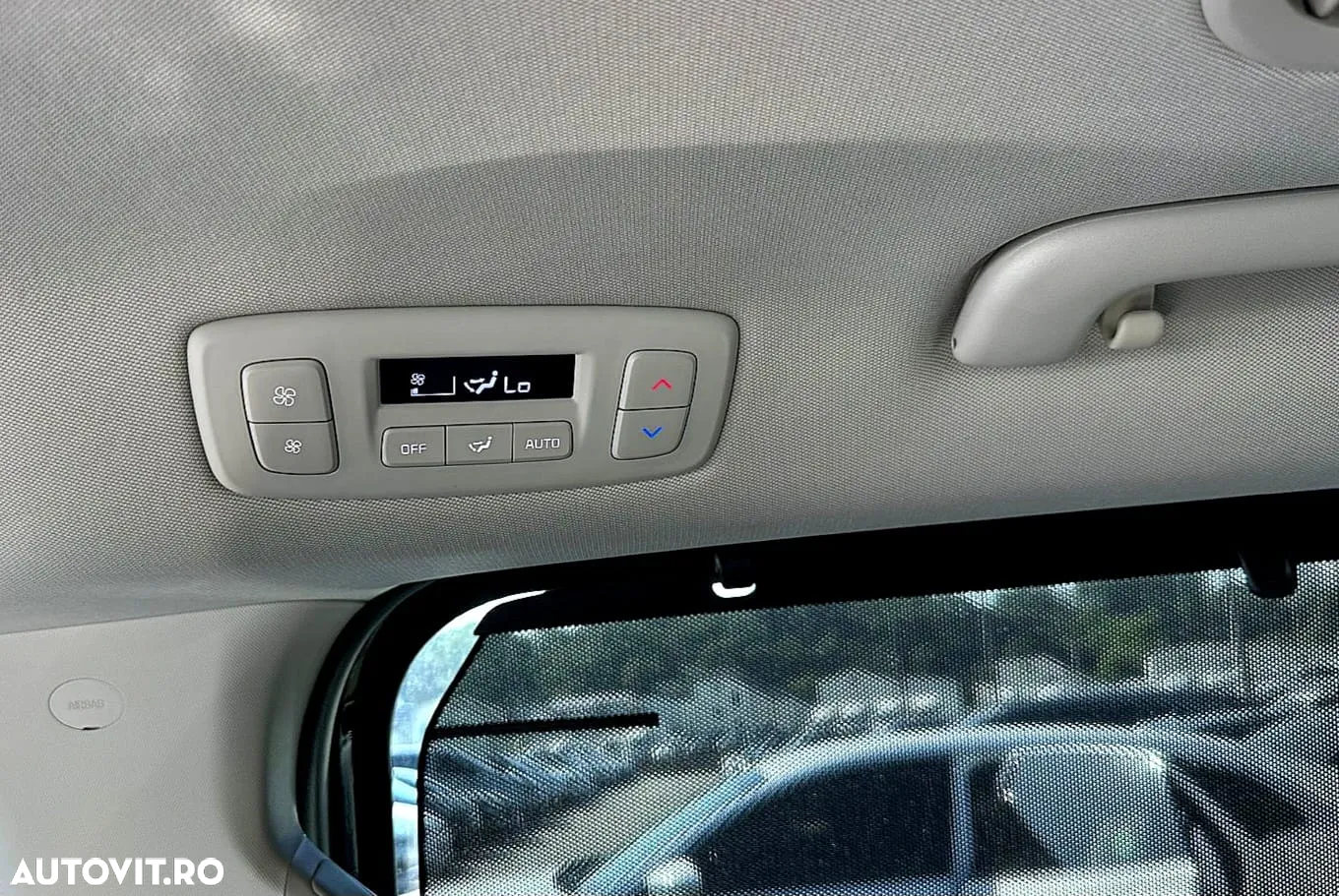 Kia Carnival - 36