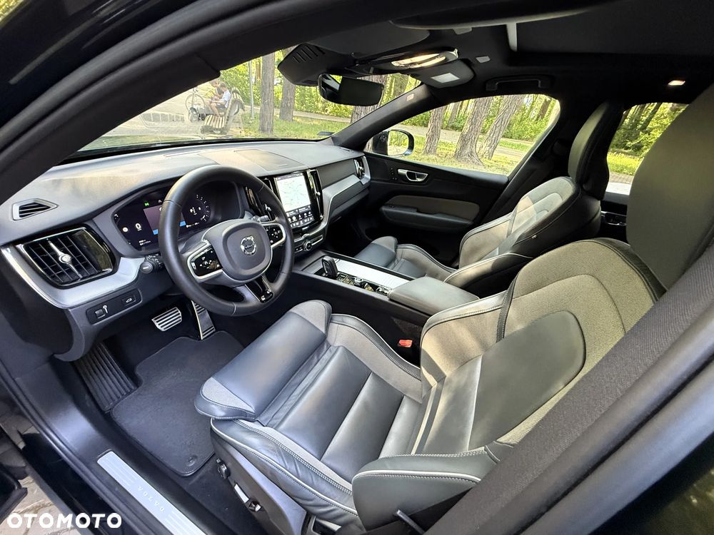 Volvo XC 60 B4 D AWD R-Design - 17
