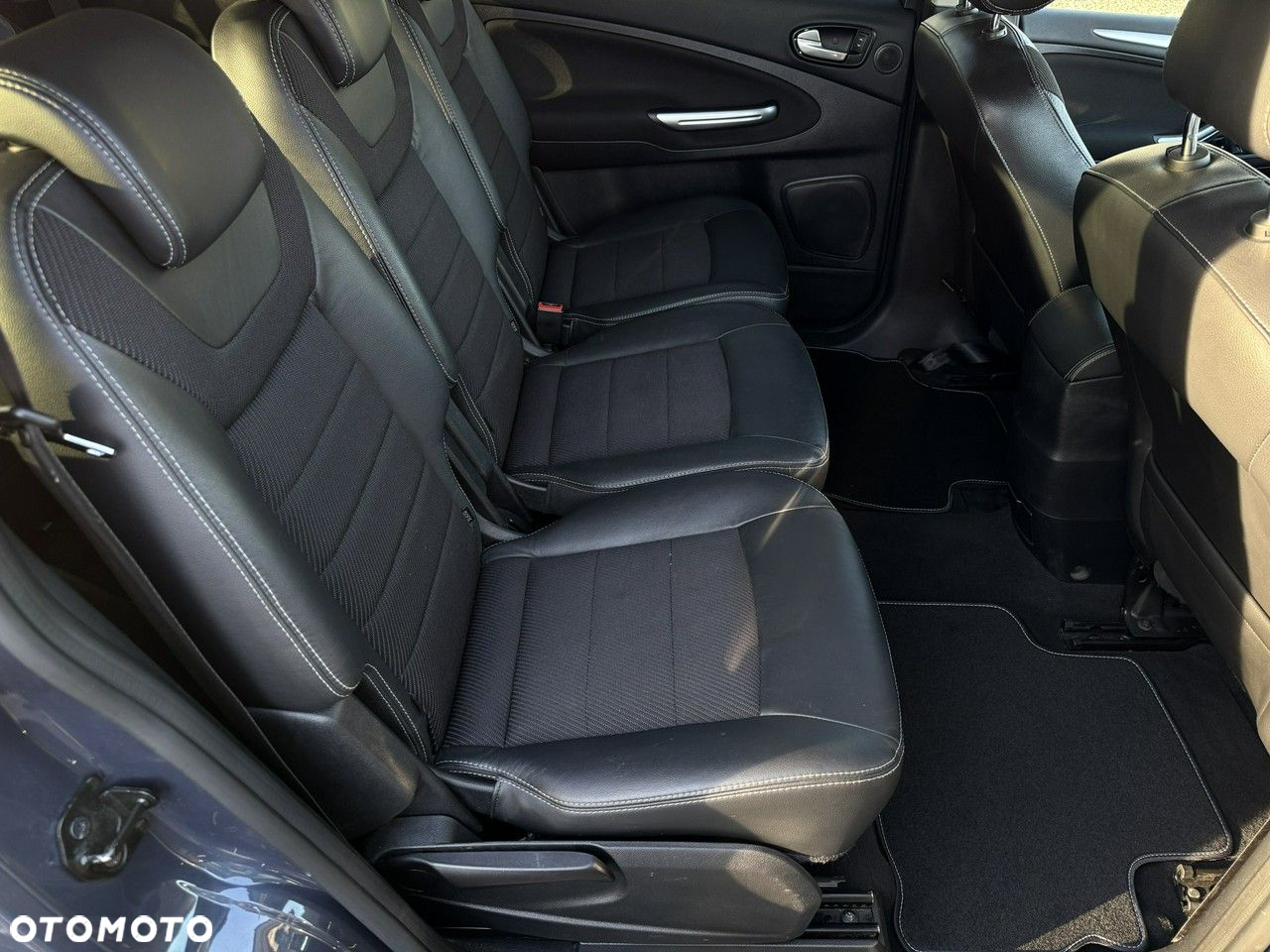 Ford S-Max - 22