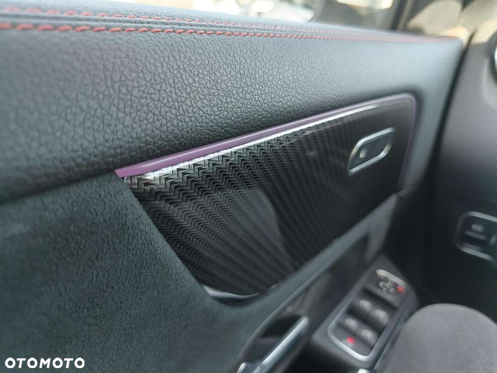 Mercedes-Benz GLA - 21