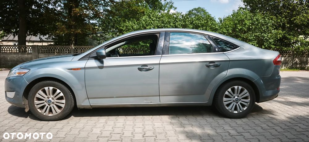Ford Mondeo 2.0 Ghia - 9