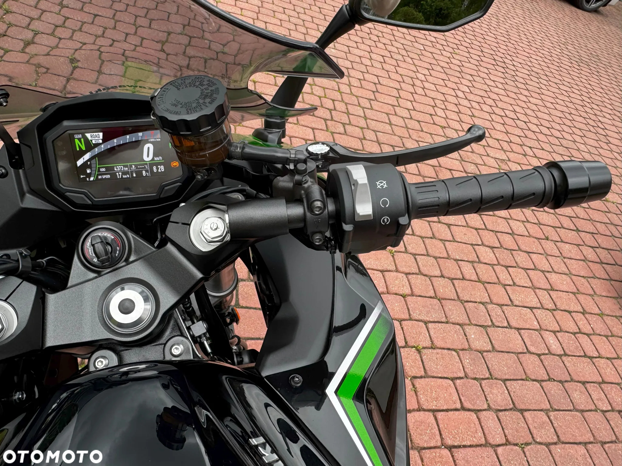 Kawasaki Ninja 1000 SX - 11