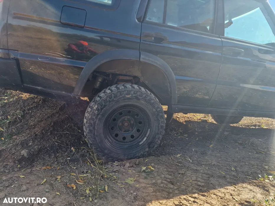 Land Rover Discovery - 4