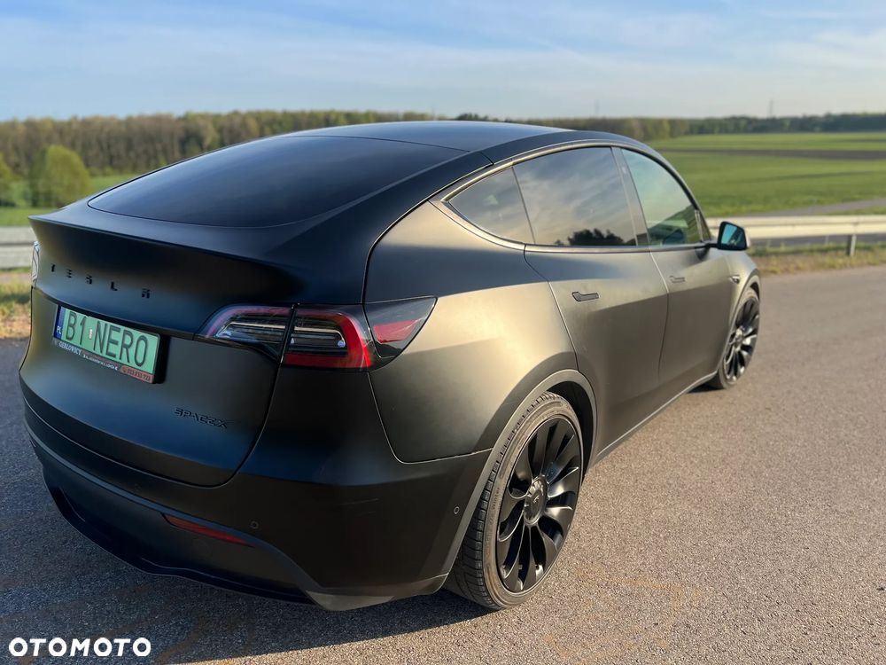 Tesla Model Y Long Range Dual Motor AWD - 9