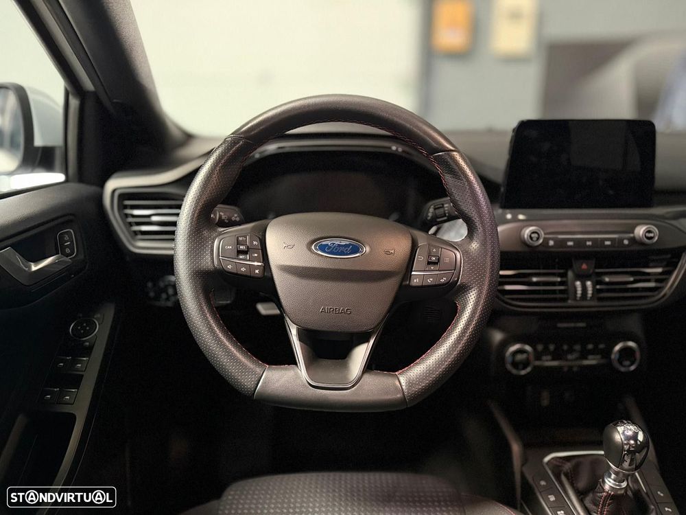 Ford Focus 1.0 EcoBoost ST-Line - 19