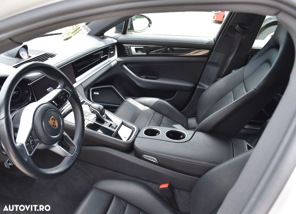 Porsche Panamera - 23