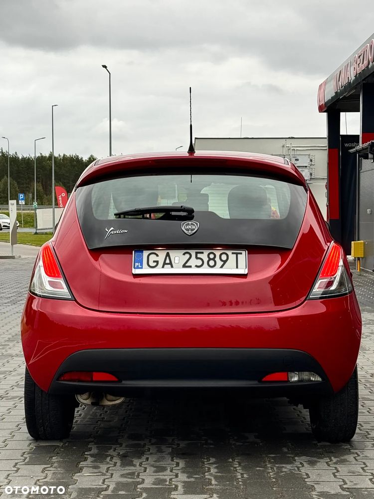 Lancia Ypsilon 1.2 8V Black&Red S&S - 6