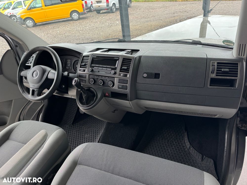 Volkswagen Caravelle - 15