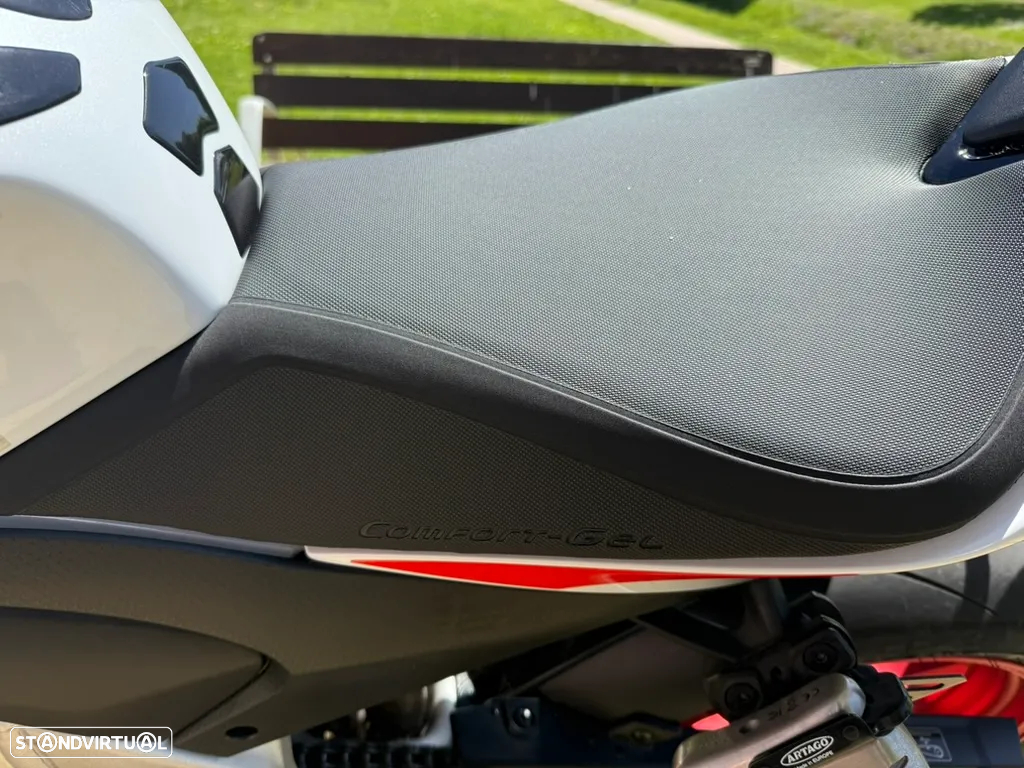 Aprilia RS RSV4 Factory - 18