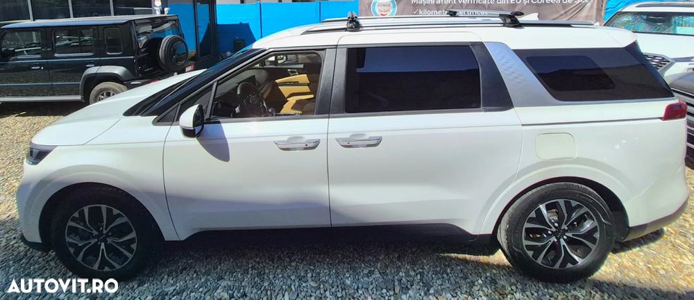 Kia Carnival - 27