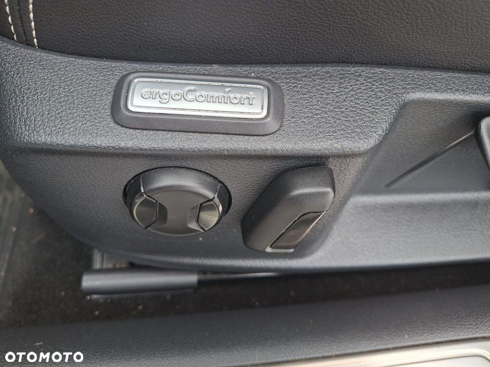 Volkswagen Passat - 13