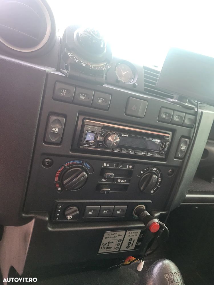 Land Rover Defender - 5