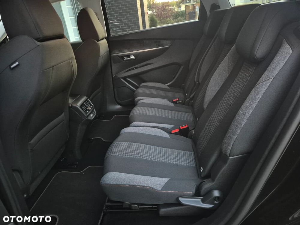 Peugeot 5008 1.5 BlueHDI Allure S&S EAT8 - 16