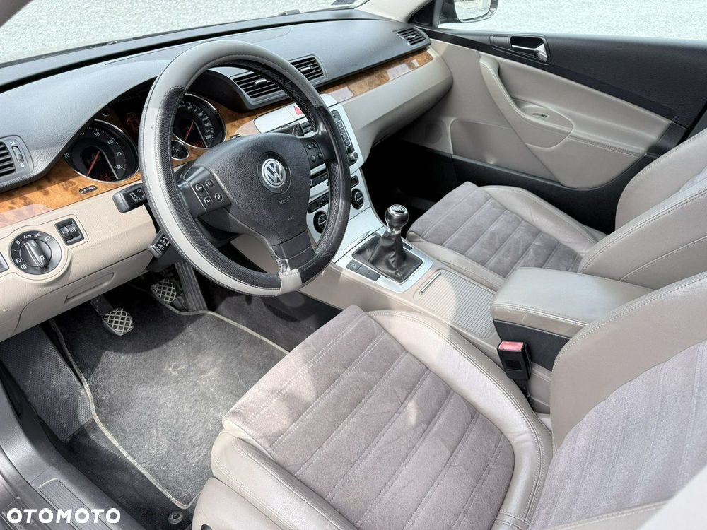 Volkswagen Passat Variant 1.8 TSI Highline - 13